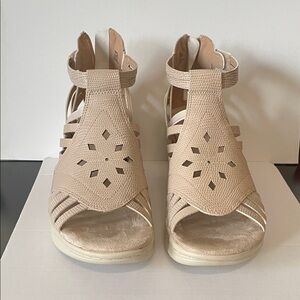 JBU Beige Women's Sandals